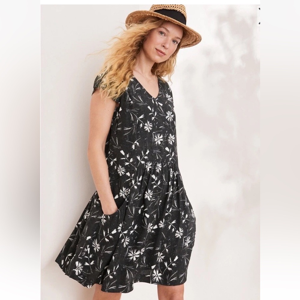 Garnet Hill V Neck Drop Waist Dress Black Floral Pockets Women's Size 18 - Picture 11 of 11